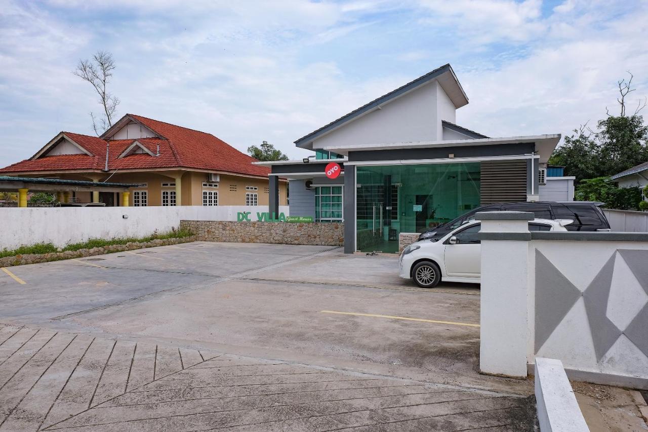 Oyo 90005 Dc Villa Guest House Kuala Rompin Exterior photo
