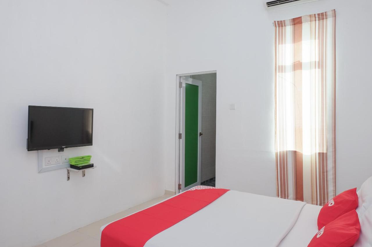 Oyo 90005 Dc Villa Guest House Kuala Rompin Exterior photo