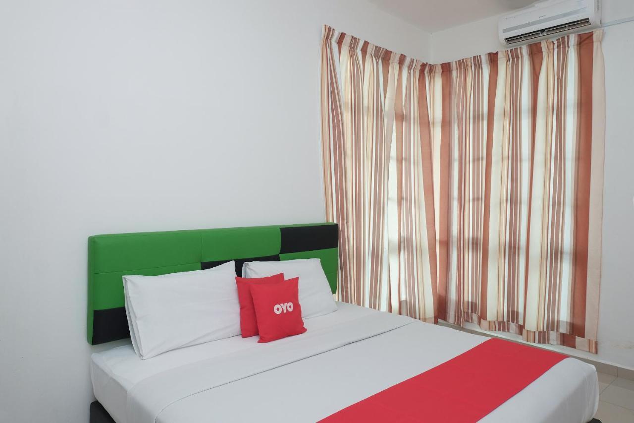 Oyo 90005 Dc Villa Guest House Kuala Rompin Exterior photo